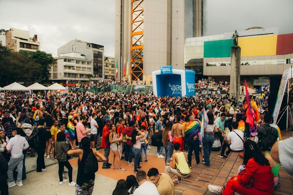 Analyse approfondie des perceptions des migrants en France : enquête citoyenne exclusive